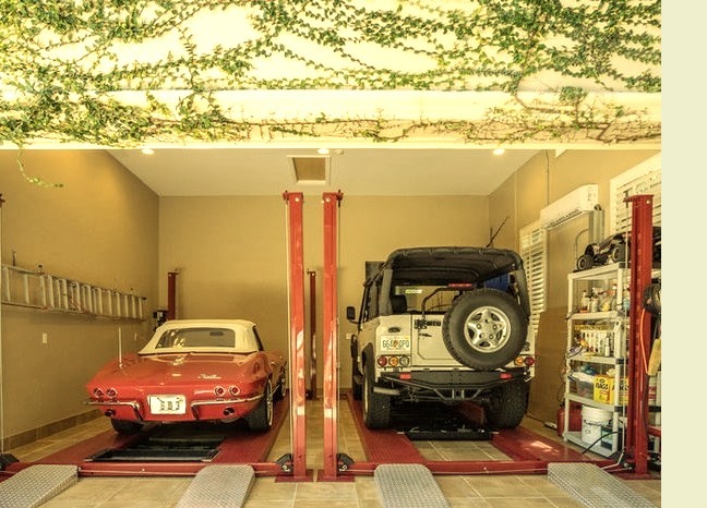 Miami Garage Expansive